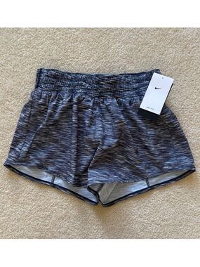 NWT Nike Women's One Dri-FIT Mid-Rise 3" Brief-Lined Shorts. Size Small.